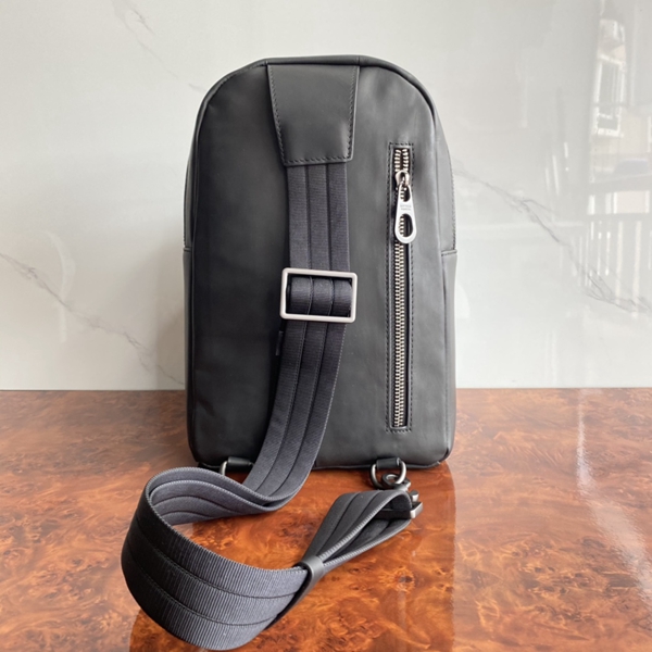 ボッテガヴェネタバッグ側面デザイン